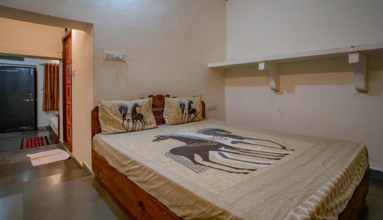 Hotel Ambavgarh Palace Udaipur Dış mekan fotoğraf