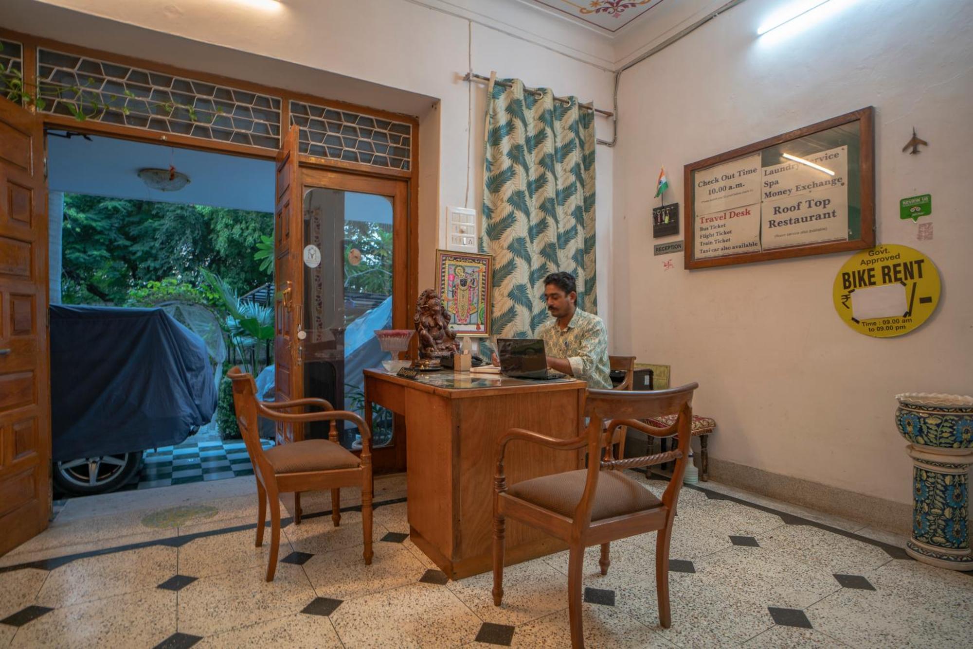 Hotel Ambavgarh Palace Udaipur Dış mekan fotoğraf