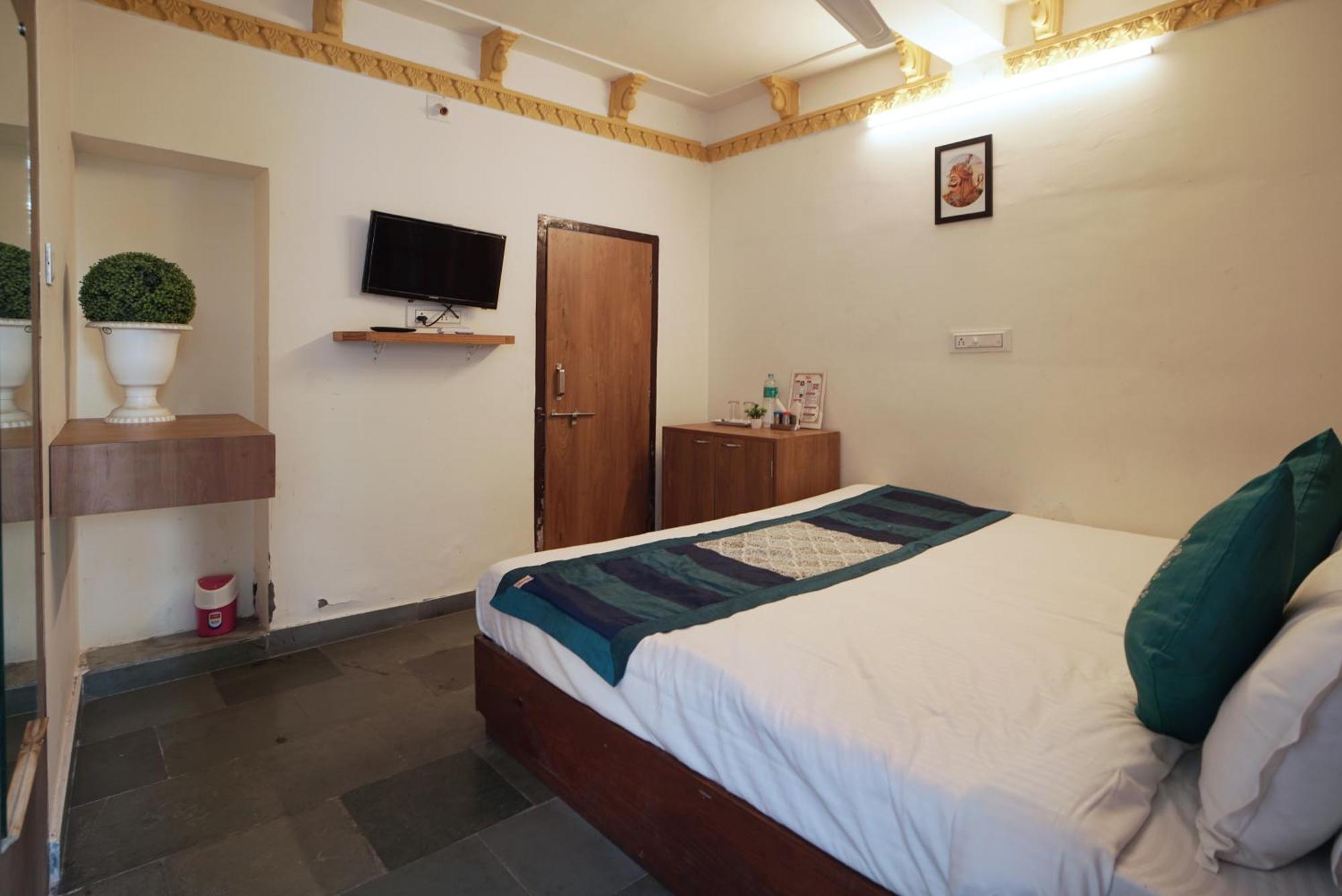 Hotel Ambavgarh Palace Udaipur Dış mekan fotoğraf