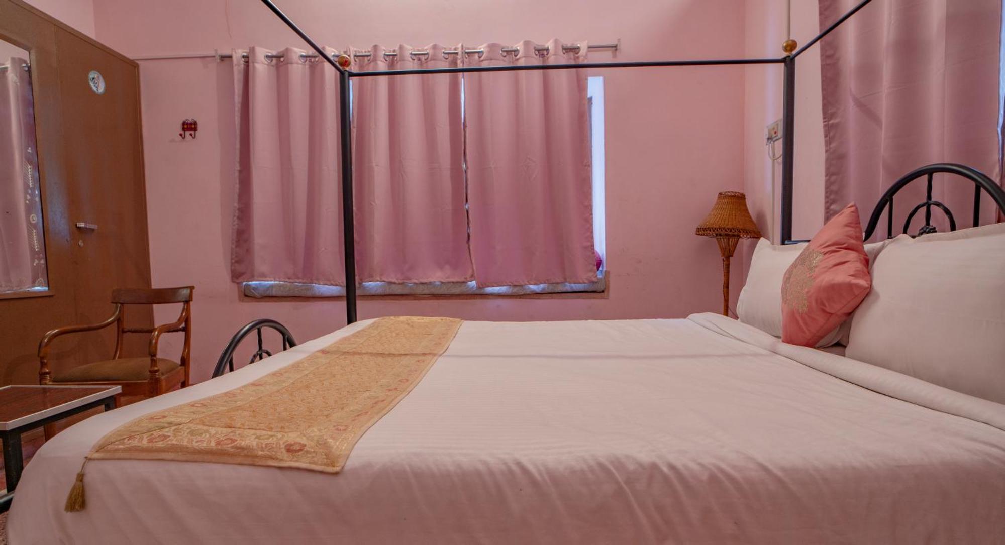 Hotel Ambavgarh Palace Udaipur Dış mekan fotoğraf