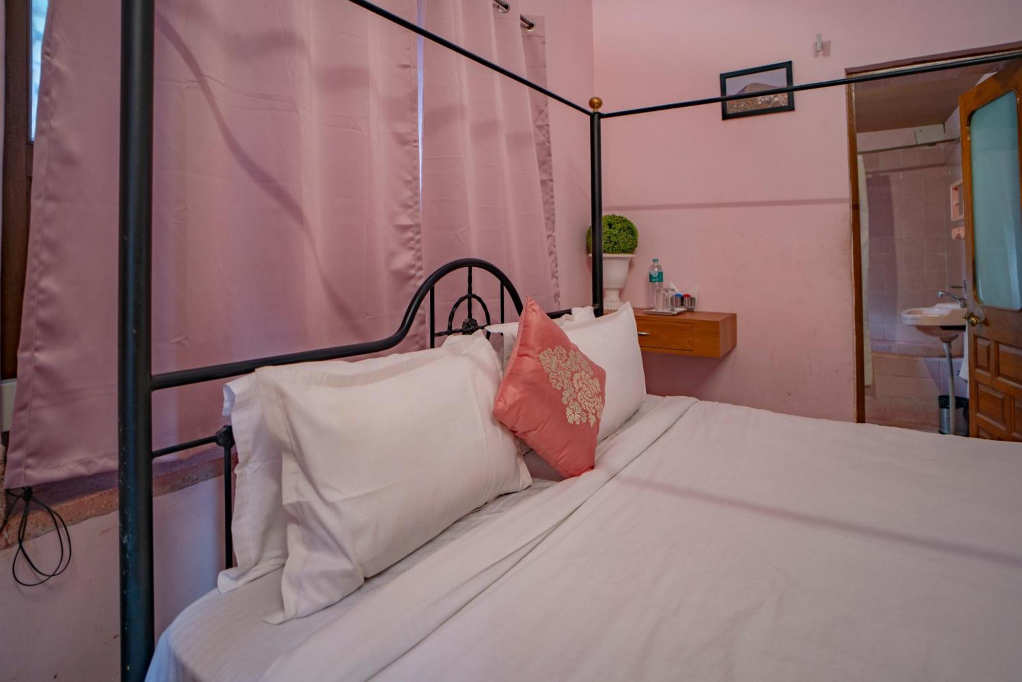 Hotel Ambavgarh Palace Udaipur Dış mekan fotoğraf